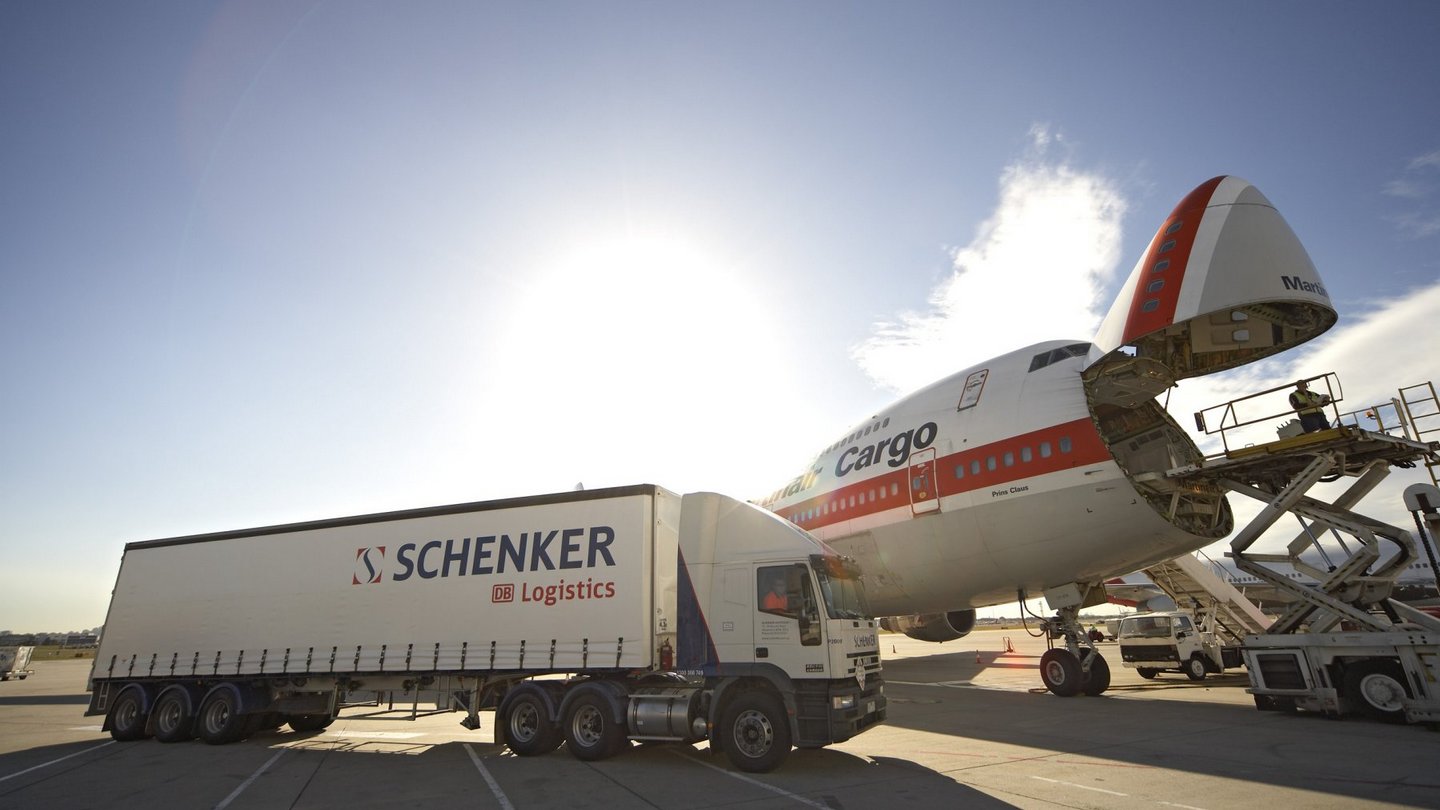 Международные авиаперевозки грузов от DB Schenker