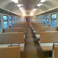 Выбирать место в электричке