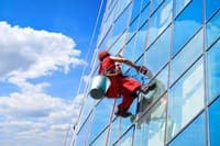 Какие работы выполняют промышленные альпинисты?