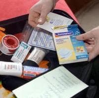 Выбирать лекарства в поездку