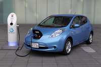 Nissan Leaf на зарядке