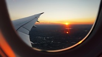 Зависимость от полетов на самолетах